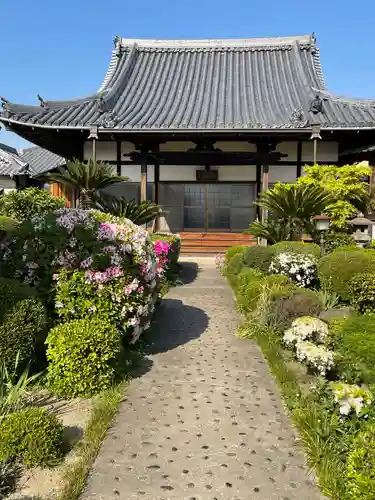 西雲寺の本殿