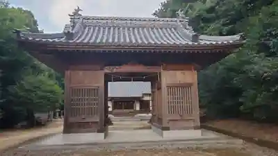 白鳥神社の山門・神門