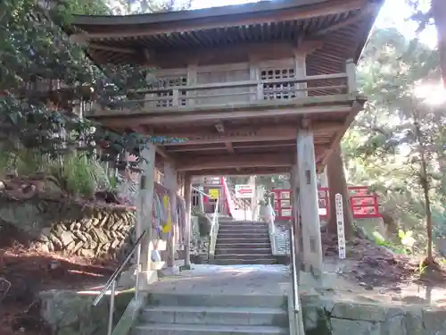 鷲子山上神社の山門・神門