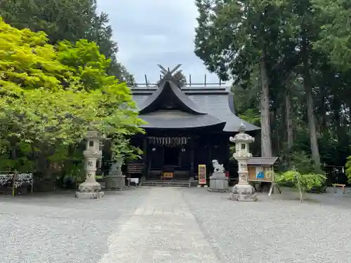 冨士御室浅間神社の本殿・本堂