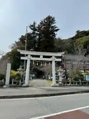 高瀧神社の{uncategorized: "未分類", other: "その他", undefined: "問題あり", building: "その他建物", grave: "お墓", sacred_gate: "鳥居", guardian: "狛犬", statue: "像", buddha: "仏像", history: "歴史", nature: "自然", garden: "庭園", animal: "動物", pagoda: "塔", temizu: "手水舎", mountain_gate: "山門・神門", sanctuary: "本殿・本堂", subordinate: "末社・摂社", art: "芸術", scenery: "景色", jizo: "地蔵", ema: "絵馬", goshuin: "御朱印", omikuji: "おみくじ", items: "授与品その他", amulet: "お守り", goshuincho: "御朱印帳", eats: "食事", festival: "お祭り", votive_dance: "神楽", shichigosan: "七五三参", wedding: "結婚式", experience: "体験その他", initially: "初詣", around: "周辺", anti_infection: "感染症対策"}