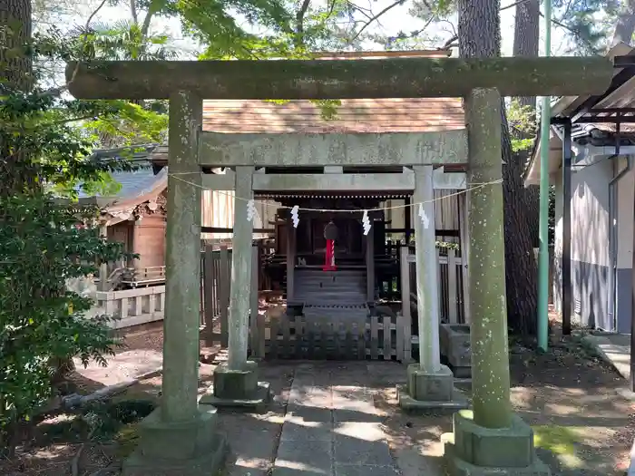 野毛六所神社の鳥居