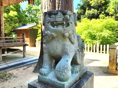 與位神社の狛犬