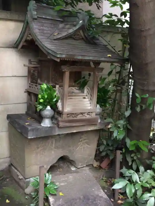 銀杏岡八幡神社の末社・摂社