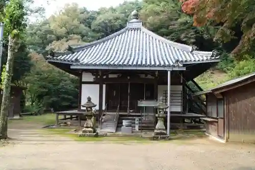 神於寺の本殿