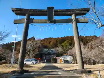 飯野川亀ヶ森八幡神社の{uncategorized: "未分類", other: "その他", undefined: "問題あり", building: "その他建物", grave: "お墓", sacred_gate: "鳥居", guardian: "狛犬", statue: "像", buddha: "仏像", history: "歴史", nature: "自然", garden: "庭園", animal: "動物", pagoda: "塔", temizu: "手水舎", mountain_gate: "山門・神門", sanctuary: "本殿・本堂", subordinate: "末社・摂社", art: "芸術", scenery: "景色", jizo: "地蔵", ema: "絵馬", goshuin: "御朱印", omikuji: "おみくじ", items: "授与品その他", amulet: "お守り", goshuincho: "御朱印帳", eats: "食事", festival: "お祭り", votive_dance: "神楽", shichigosan: "七五三参", wedding: "結婚式", experience: "体験その他", initially: "初詣", around: "周辺", anti_infection: "感染症対策"}