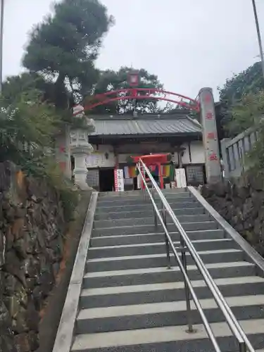 寺岡山元三大師の山門・神門