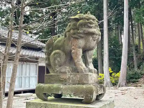 白鳥神社の狛犬