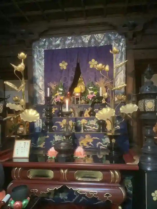 渭信寺の本殿・本堂