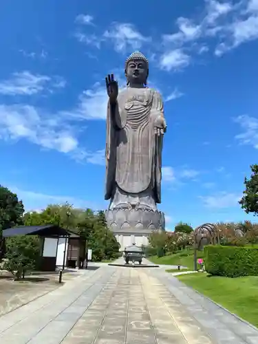 東本願寺本廟 牛久浄苑（牛久大仏）の仏像