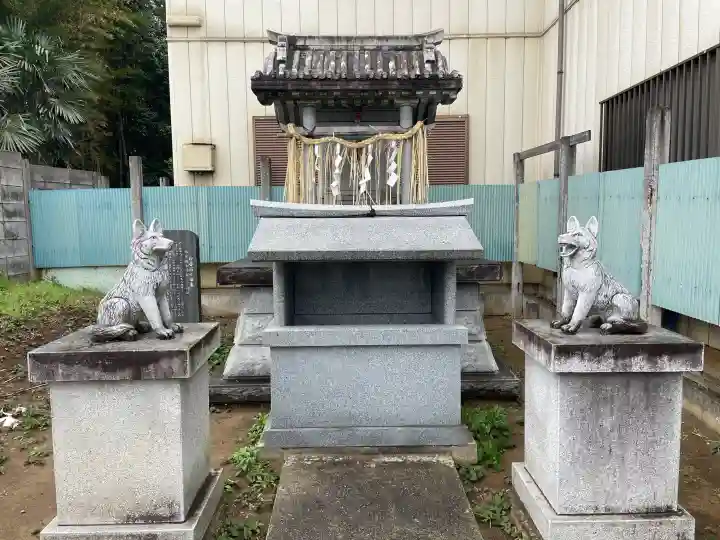 三峯神社の{uncategorized: "未分類", other: "その他", undefined: "問題あり", building: "その他建物", grave: "お墓", sacred_gate: "鳥居", guardian: "狛犬", statue: "像", buddha: "仏像", history: "歴史", nature: "自然", garden: "庭園", animal: "動物", pagoda: "塔", temizu: "手水舎", mountain_gate: "山門・神門", sanctuary: "本殿・本堂", subordinate: "末社・摂社", art: "芸術", scenery: "景色", jizo: "地蔵", ema: "絵馬", goshuin: "御朱印", omikuji: "おみくじ", items: "授与品その他", amulet: "お守り", goshuincho: "御朱印帳", eats: "食事", festival: "お祭り", votive_dance: "神楽", shichigosan: "七五三参", wedding: "結婚式", experience: "体験その他", initially: "初詣", around: "周辺", anti_infection: "感染症対策"}