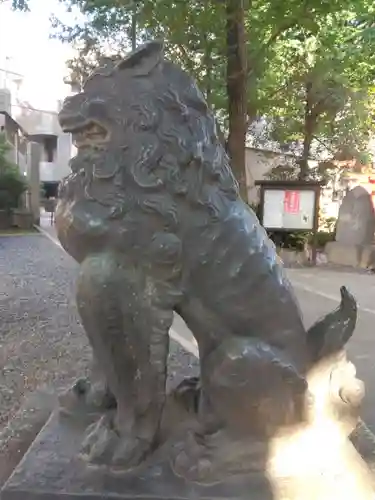 鳩森八幡神社の狛犬