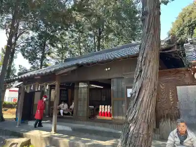 神明神社の{uncategorized: "未分類", other: "その他", undefined: "問題あり", building: "その他建物", grave: "お墓", sacred_gate: "鳥居", guardian: "狛犬", statue: "像", buddha: "仏像", history: "歴史", nature: "自然", garden: "庭園", animal: "動物", pagoda: "塔", temizu: "手水舎", mountain_gate: "山門・神門", sanctuary: "本殿・本堂", subordinate: "末社・摂社", art: "芸術", scenery: "景色", jizo: "地蔵", ema: "絵馬", goshuin: "御朱印", omikuji: "おみくじ", items: "授与品その他", amulet: "お守り", goshuincho: "御朱印帳", eats: "食事", festival: "お祭り", votive_dance: "神楽", shichigosan: "七五三参", wedding: "結婚式", experience: "体験その他", initially: "初詣", around: "周辺", anti_infection: "感染症対策"}