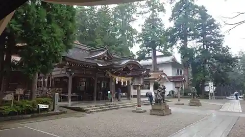 白山比咩神社の本殿