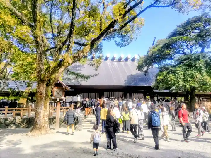 熱田神宮の{uncategorized: "未分類", other: "その他", undefined: "問題あり", building: "その他建物", grave: "お墓", sacred_gate: "鳥居", guardian: "狛犬", statue: "像", buddha: "仏像", history: "歴史", nature: "自然", garden: "庭園", animal: "動物", pagoda: "塔", temizu: "手水舎", mountain_gate: "山門・神門", sanctuary: "本殿・本堂", subordinate: "末社・摂社", art: "芸術", scenery: "景色", jizo: "地蔵", ema: "絵馬", goshuin: "御朱印", omikuji: "おみくじ", items: "授与品その他", amulet: "お守り", goshuincho: "御朱印帳", eats: "食事", festival: "お祭り", votive_dance: "神楽", shichigosan: "七五三参", wedding: "結婚式", experience: "体験その他", initially: "初詣", around: "周辺", anti_infection: "感染症対策"}