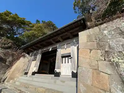 久能山東照宮の{uncategorized: "未分類", other: "その他", undefined: "問題あり", building: "その他建物", grave: "お墓", sacred_gate: "鳥居", guardian: "狛犬", statue: "像", buddha: "仏像", history: "歴史", nature: "自然", garden: "庭園", animal: "動物", pagoda: "塔", temizu: "手水舎", mountain_gate: "山門・神門", sanctuary: "本殿・本堂", subordinate: "末社・摂社", art: "芸術", scenery: "景色", jizo: "地蔵", ema: "絵馬", goshuin: "御朱印", omikuji: "おみくじ", items: "授与品その他", amulet: "お守り", goshuincho: "御朱印帳", eats: "食事", festival: "お祭り", votive_dance: "神楽", shichigosan: "七五三参", wedding: "結婚式", experience: "体験その他", initially: "初詣", around: "周辺", anti_infection: "感染症対策"}