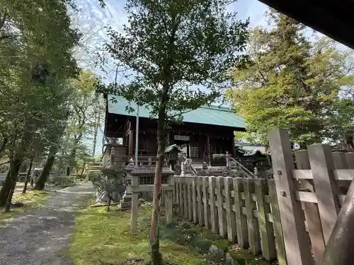 若宮神明社の{uncategorized: "未分類", other: "その他", undefined: "問題あり", building: "その他建物", grave: "お墓", sacred_gate: "鳥居", guardian: "狛犬", statue: "像", buddha: "仏像", history: "歴史", nature: "自然", garden: "庭園", animal: "動物", pagoda: "塔", temizu: "手水舎", mountain_gate: "山門・神門", sanctuary: "本殿・本堂", subordinate: "末社・摂社", art: "芸術", scenery: "景色", jizo: "地蔵", ema: "絵馬", goshuin: "御朱印", omikuji: "おみくじ", items: "授与品その他", amulet: "お守り", goshuincho: "御朱印帳", eats: "食事", festival: "お祭り", votive_dance: "神楽", shichigosan: "七五三参", wedding: "結婚式", experience: "体験その他", initially: "初詣", around: "周辺", anti_infection: "感染症対策"}