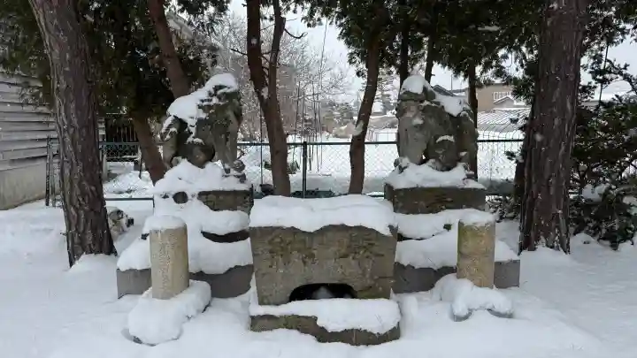 上磯八幡宮の{uncategorized: "未分類", other: "その他", undefined: "問題あり", building: "その他建物", grave: "お墓", sacred_gate: "鳥居", guardian: "狛犬", statue: "像", buddha: "仏像", history: "歴史", nature: "自然", garden: "庭園", animal: "動物", pagoda: "塔", temizu: "手水舎", mountain_gate: "山門・神門", sanctuary: "本殿・本堂", subordinate: "末社・摂社", art: "芸術", scenery: "景色", jizo: "地蔵", ema: "絵馬", goshuin: "御朱印", omikuji: "おみくじ", items: "授与品その他", amulet: "お守り", goshuincho: "御朱印帳", eats: "食事", festival: "お祭り", votive_dance: "神楽", shichigosan: "七五三参", wedding: "結婚式", experience: "体験その他", initially: "初詣", around: "周辺", anti_infection: "感染症対策"}