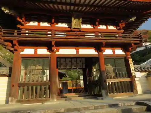 岡寺（龍蓋寺）の山門