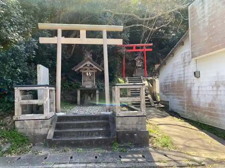 順式社の{uncategorized: "未分類", other: "その他", undefined: "問題あり", building: "その他建物", grave: "お墓", sacred_gate: "鳥居", guardian: "狛犬", statue: "像", buddha: "仏像", history: "歴史", nature: "自然", garden: "庭園", animal: "動物", pagoda: "塔", temizu: "手水舎", mountain_gate: "山門・神門", sanctuary: "本殿・本堂", subordinate: "末社・摂社", art: "芸術", scenery: "景色", jizo: "地蔵", ema: "絵馬", goshuin: "御朱印", omikuji: "おみくじ", items: "授与品その他", amulet: "お守り", goshuincho: "御朱印帳", eats: "食事", festival: "お祭り", votive_dance: "神楽", shichigosan: "七五三参", wedding: "結婚式", experience: "体験その他", initially: "初詣", around: "周辺", anti_infection: "感染症対策"}
