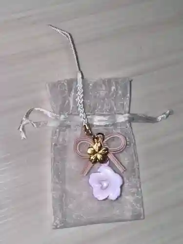 吉野神宮の{uncategorized: "未分類", other: "その他", undefined: "問題あり", building: "その他建物", grave: "お墓", sacred_gate: "鳥居", guardian: "狛犬", statue: "像", buddha: "仏像", history: "歴史", nature: "自然", garden: "庭園", animal: "動物", pagoda: "塔", temizu: "手水舎", mountain_gate: "山門・神門", sanctuary: "本殿・本堂", subordinate: "末社・摂社", art: "芸術", scenery: "景色", jizo: "地蔵", ema: "絵馬", goshuin: "御朱印", omikuji: "おみくじ", items: "授与品その他", amulet: "お守り", goshuincho: "御朱印帳", eats: "食事", festival: "お祭り", votive_dance: "神楽", shichigosan: "七五三参", wedding: "結婚式", experience: "体験その他", initially: "初詣", around: "周辺", anti_infection: "感染症対策"}