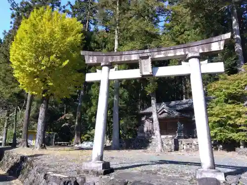 白山神社の鳥居