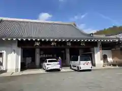 守護尊寺の本殿