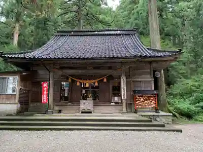 雄山神社中宮祈願殿(富山県)