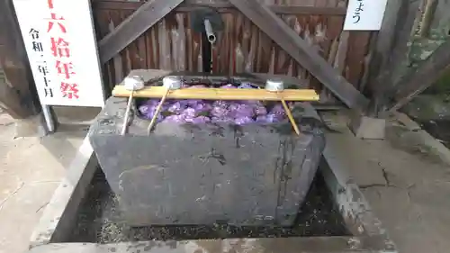 日出若宮八幡神社の手水舎