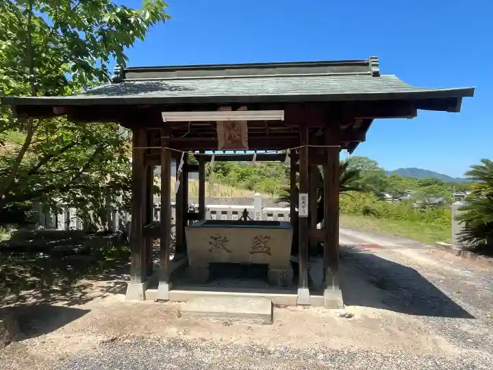 茗荷神社の{uncategorized: "未分類", other: "その他", undefined: "問題あり", building: "その他建物", grave: "お墓", sacred_gate: "鳥居", guardian: "狛犬", statue: "像", buddha: "仏像", history: "歴史", nature: "自然", garden: "庭園", animal: "動物", pagoda: "塔", temizu: "手水舎", mountain_gate: "山門・神門", sanctuary: "本殿・本堂", subordinate: "末社・摂社", art: "芸術", scenery: "景色", jizo: "地蔵", ema: "絵馬", goshuin: "御朱印", omikuji: "おみくじ", items: "授与品その他", amulet: "お守り", goshuincho: "御朱印帳", eats: "食事", festival: "お祭り", votive_dance: "神楽", shichigosan: "七五三参", wedding: "結婚式", experience: "体験その他", initially: "初詣", around: "周辺", anti_infection: "感染症対策"}