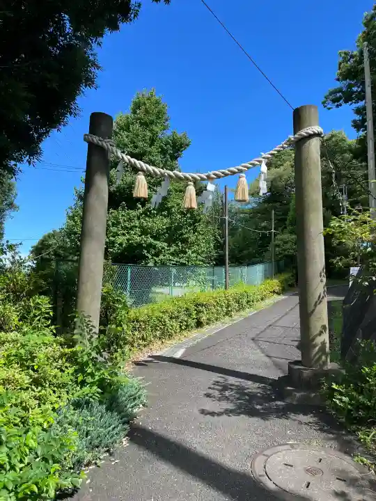 星川杉山神社の{uncategorized: "未分類", other: "その他", undefined: "問題あり", building: "その他建物", grave: "お墓", sacred_gate: "鳥居", guardian: "狛犬", statue: "像", buddha: "仏像", history: "歴史", nature: "自然", garden: "庭園", animal: "動物", pagoda: "塔", temizu: "手水舎", mountain_gate: "山門・神門", sanctuary: "本殿・本堂", subordinate: "末社・摂社", art: "芸術", scenery: "景色", jizo: "地蔵", ema: "絵馬", goshuin: "御朱印", omikuji: "おみくじ", items: "授与品その他", amulet: "お守り", goshuincho: "御朱印帳", eats: "食事", festival: "お祭り", votive_dance: "神楽", shichigosan: "七五三参", wedding: "結婚式", experience: "体験その他", initially: "初詣", around: "周辺", anti_infection: "感染症対策"}