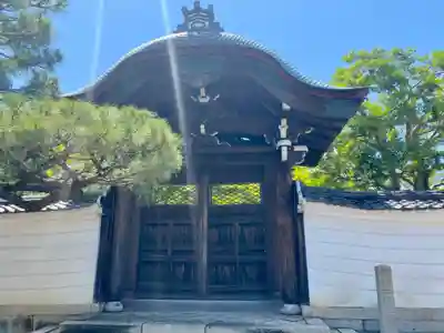 妙覺寺(妙覚寺)の山門・神門