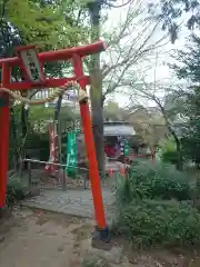 尾曳稲荷神社の建物その他