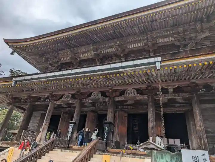 金峯山寺の本殿・本堂