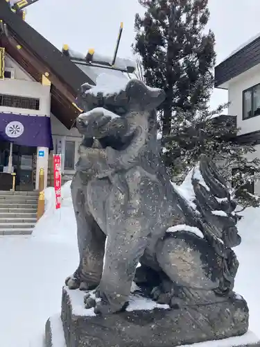 烈々布神社の狛犬