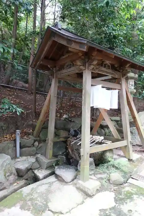 三輪神社の手水舎