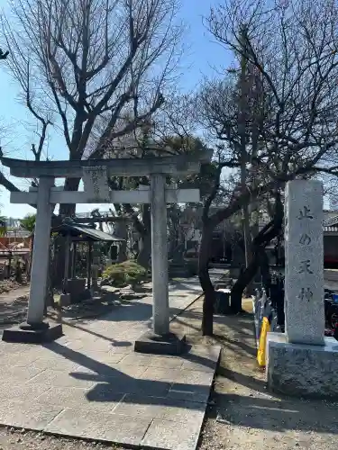 北野天神（仲六郷北野神社）の{uncategorized: "未分類", other: "その他", undefined: "問題あり", building: "その他建物", grave: "お墓", sacred_gate: "鳥居", guardian: "狛犬", statue: "像", buddha: "仏像", history: "歴史", nature: "自然", garden: "庭園", animal: "動物", pagoda: "塔", temizu: "手水舎", mountain_gate: "山門・神門", sanctuary: "本殿・本堂", subordinate: "末社・摂社", art: "芸術", scenery: "景色", jizo: "地蔵", ema: "絵馬", goshuin: "御朱印", omikuji: "おみくじ", items: "授与品その他", amulet: "お守り", goshuincho: "御朱印帳", eats: "食事", festival: "お祭り", votive_dance: "神楽", shichigosan: "七五三参", wedding: "結婚式", experience: "体験その他", initially: "初詣", around: "周辺", anti_infection: "感染症対策"}