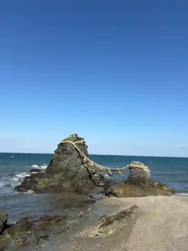 二見興玉神社の{uncategorized: "未分類", other: "その他", undefined: "問題あり", building: "その他建物", grave: "お墓", sacred_gate: "鳥居", guardian: "狛犬", statue: "像", buddha: "仏像", history: "歴史", nature: "自然", garden: "庭園", animal: "動物", pagoda: "塔", temizu: "手水舎", mountain_gate: "山門・神門", sanctuary: "本殿・本堂", subordinate: "末社・摂社", art: "芸術", scenery: "景色", jizo: "地蔵", ema: "絵馬", goshuin: "御朱印", omikuji: "おみくじ", items: "授与品その他", amulet: "お守り", goshuincho: "御朱印帳", eats: "食事", festival: "お祭り", votive_dance: "神楽", shichigosan: "七五三参", wedding: "結婚式", experience: "体験その他", initially: "初詣", around: "周辺", anti_infection: "感染症対策"}