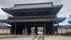 高田本山専修寺の山門