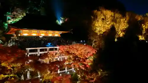 清水寺の{uncategorized: "未分類", other: "その他", undefined: "問題あり", building: "その他建物", grave: "お墓", sacred_gate: "鳥居", guardian: "狛犬", statue: "像", buddha: "仏像", history: "歴史", nature: "自然", garden: "庭園", animal: "動物", pagoda: "塔", temizu: "手水舎", mountain_gate: "山門・神門", sanctuary: "本殿・本堂", subordinate: "末社・摂社", art: "芸術", scenery: "景色", jizo: "地蔵", ema: "絵馬", goshuin: "御朱印", omikuji: "おみくじ", items: "授与品その他", amulet: "お守り", goshuincho: "御朱印帳", eats: "食事", festival: "お祭り", votive_dance: "神楽", shichigosan: "七五三参", wedding: "結婚式", experience: "体験その他", initially: "初詣", around: "周辺", anti_infection: "感染症対策"}