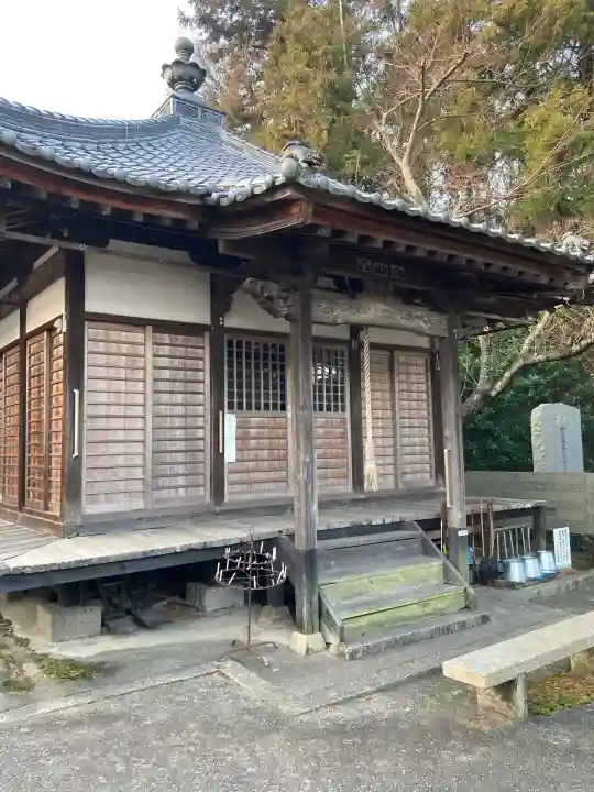 弥蘇場地藏堂の{uncategorized: "未分類", other: "その他", undefined: "問題あり", building: "その他建物", grave: "お墓", sacred_gate: "鳥居", guardian: "狛犬", statue: "像", buddha: "仏像", history: "歴史", nature: "自然", garden: "庭園", animal: "動物", pagoda: "塔", temizu: "手水舎", mountain_gate: "山門・神門", sanctuary: "本殿・本堂", subordinate: "末社・摂社", art: "芸術", scenery: "景色", jizo: "地蔵", ema: "絵馬", goshuin: "御朱印", omikuji: "おみくじ", items: "授与品その他", amulet: "お守り", goshuincho: "御朱印帳", eats: "食事", festival: "お祭り", votive_dance: "神楽", shichigosan: "七五三参", wedding: "結婚式", experience: "体験その他", initially: "初詣", around: "周辺", anti_infection: "感染症対策"}