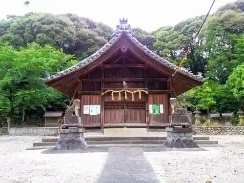 箭比神社の本殿