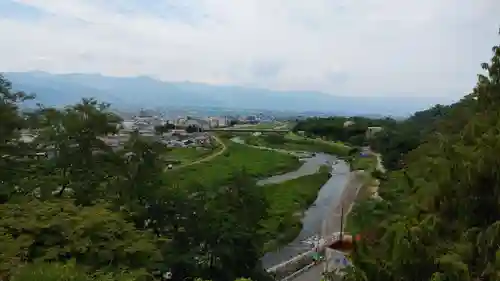 差出磯大嶽山神社 仕事と健康と厄よけの神さまの景色