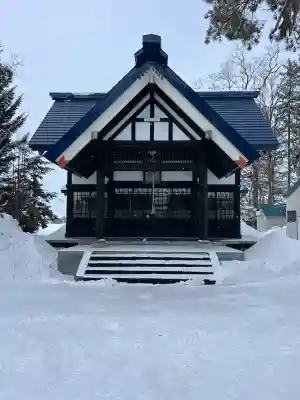 真龍神社の{uncategorized: "未分類", other: "その他", undefined: "問題あり", building: "その他建物", grave: "お墓", sacred_gate: "鳥居", guardian: "狛犬", statue: "像", buddha: "仏像", history: "歴史", nature: "自然", garden: "庭園", animal: "動物", pagoda: "塔", temizu: "手水舎", mountain_gate: "山門・神門", sanctuary: "本殿・本堂", subordinate: "末社・摂社", art: "芸術", scenery: "景色", jizo: "地蔵", ema: "絵馬", goshuin: "御朱印", omikuji: "おみくじ", items: "授与品その他", amulet: "お守り", goshuincho: "御朱印帳", eats: "食事", festival: "お祭り", votive_dance: "神楽", shichigosan: "七五三参", wedding: "結婚式", experience: "体験その他", initially: "初詣", around: "周辺", anti_infection: "感染症対策"}