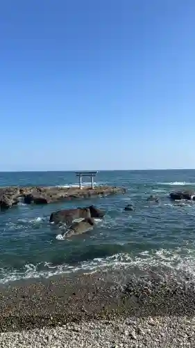大洗磯前神社の{uncategorized: "未分類", other: "その他", undefined: "問題あり", building: "その他建物", grave: "お墓", sacred_gate: "鳥居", guardian: "狛犬", statue: "像", buddha: "仏像", history: "歴史", nature: "自然", garden: "庭園", animal: "動物", pagoda: "塔", temizu: "手水舎", mountain_gate: "山門・神門", sanctuary: "本殿・本堂", subordinate: "末社・摂社", art: "芸術", scenery: "景色", jizo: "地蔵", ema: "絵馬", goshuin: "御朱印", omikuji: "おみくじ", items: "授与品その他", amulet: "お守り", goshuincho: "御朱印帳", eats: "食事", festival: "お祭り", votive_dance: "神楽", shichigosan: "七五三参", wedding: "結婚式", experience: "体験その他", initially: "初詣", around: "周辺", anti_infection: "感染症対策"}