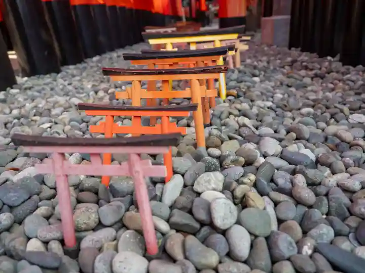 東京羽田 穴守稲荷神社の{uncategorized: "未分類", other: "その他", undefined: "問題あり", building: "その他建物", grave: "お墓", sacred_gate: "鳥居", guardian: "狛犬", statue: "像", buddha: "仏像", history: "歴史", nature: "自然", garden: "庭園", animal: "動物", pagoda: "塔", temizu: "手水舎", mountain_gate: "山門・神門", sanctuary: "本殿・本堂", subordinate: "末社・摂社", art: "芸術", scenery: "景色", jizo: "地蔵", ema: "絵馬", goshuin: "御朱印", omikuji: "おみくじ", items: "授与品その他", amulet: "お守り", goshuincho: "御朱印帳", eats: "食事", festival: "お祭り", votive_dance: "神楽", shichigosan: "七五三参", wedding: "結婚式", experience: "体験その他", initially: "初詣", around: "周辺", anti_infection: "感染症対策"}