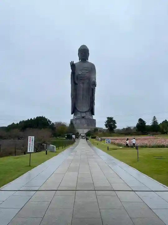 東本願寺本廟 牛久浄苑(牛久大仏)(茨城県)