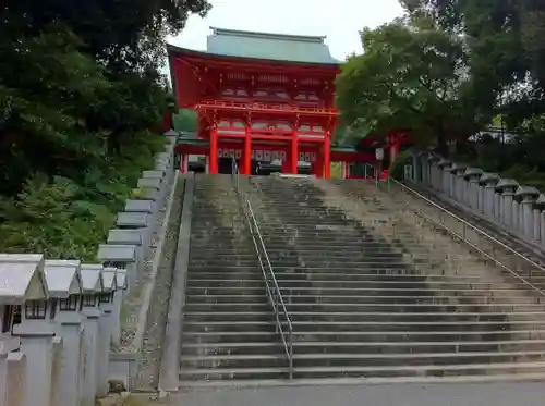 近江神宮の山門