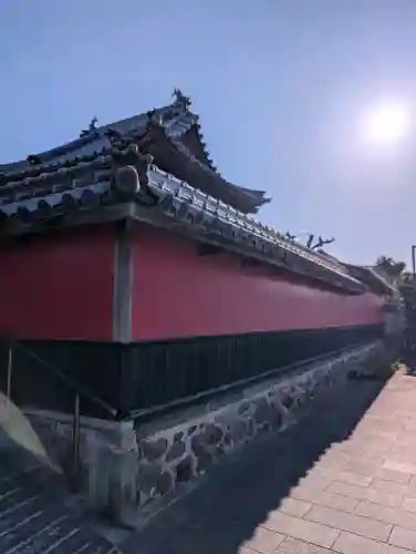 合元寺の{uncategorized: "未分類", other: "その他", undefined: "問題あり", building: "その他建物", grave: "お墓", sacred_gate: "鳥居", guardian: "狛犬", statue: "像", buddha: "仏像", history: "歴史", nature: "自然", garden: "庭園", animal: "動物", pagoda: "塔", temizu: "手水舎", mountain_gate: "山門・神門", sanctuary: "本殿・本堂", subordinate: "末社・摂社", art: "芸術", scenery: "景色", jizo: "地蔵", ema: "絵馬", goshuin: "御朱印", omikuji: "おみくじ", items: "授与品その他", amulet: "お守り", goshuincho: "御朱印帳", eats: "食事", festival: "お祭り", votive_dance: "神楽", shichigosan: "七五三参", wedding: "結婚式", experience: "体験その他", initially: "初詣", around: "周辺", anti_infection: "感染症対策"}
