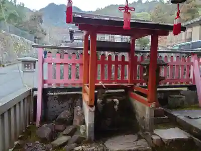粟島神社の手水舎